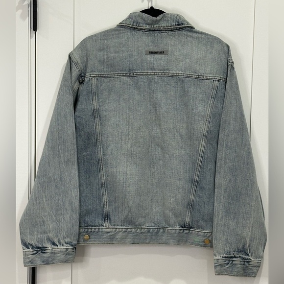 Fear Of God Essentials Denim Trucker Jean Jacket Light Indigo Blue Large Rare - Picture 6 of 16